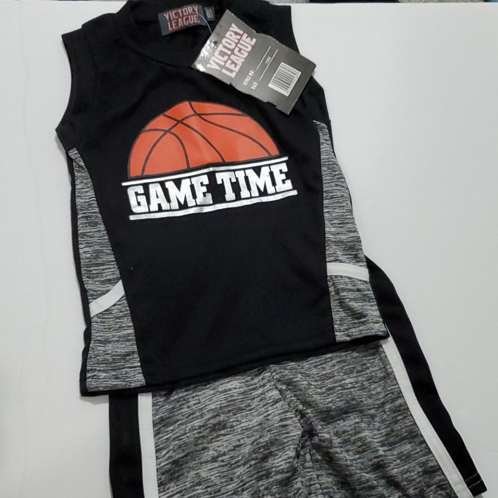 NWT Victory League basketball set. Size 18M